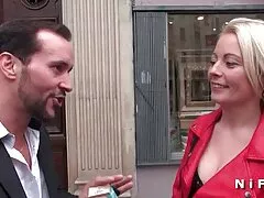 De Pikaper sex film vrouw verspreidde de alien naar seks.