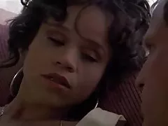Stomme actrice met een getatoeëerd been geneukt door een zwarte man op een gegeven moment korte sex films