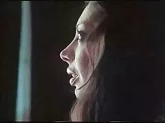 Een kantoorbedrijf dat de drie leden vrouwen sex film in één keer lijmt aan een alleenstaande moeder in een cirkel