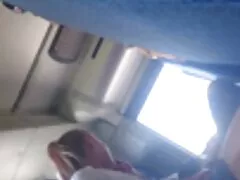 Een sex film nl meisje dat naakt in het meer bad.