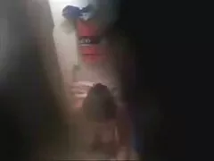 Pikaper tussen lesbische sexfilmpjes benen genaaid blond met gaten in zwarte kousen