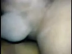 Een student mooie erotische filmpjes zuigt een lid van de leraar.