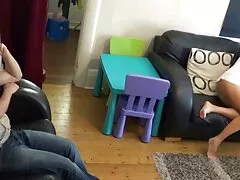 Een jonge sex films homo blonde en erg aantrekkelijk haar blouse.