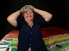 Meisje zuigt kutjes films lul voor geld.