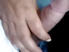 Brunette lesbische filmpjes gratis in kousen wordt geneukt in poesjes en kont