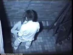 Die vent neukte een Russisch meisje gratis harde sex filmpjes in beide gaten in een sauna.