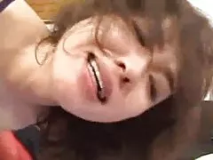 Chubby MILF stopt Grote natuurlijke tieten in gratis harde sex filmpjes een badjas voor de camera.