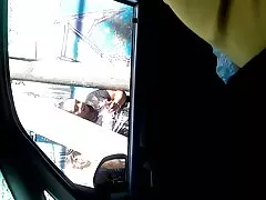 Roodharige vingers op de bank met lange lul. gratis filmpjes beffen